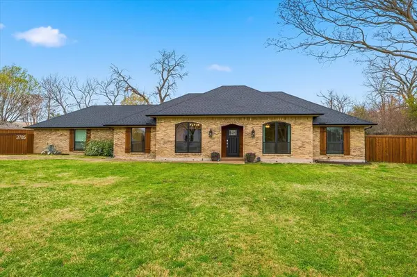 3705 Castle Drive, Rowlett, TX 75089