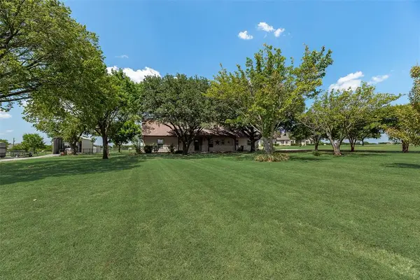 1255 Vineyard Road, Gunter, TX 75058