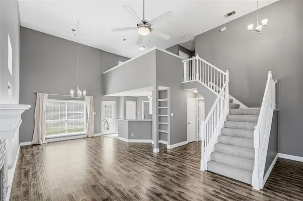 944 Valley View Drive, Lewisville, TX 75067