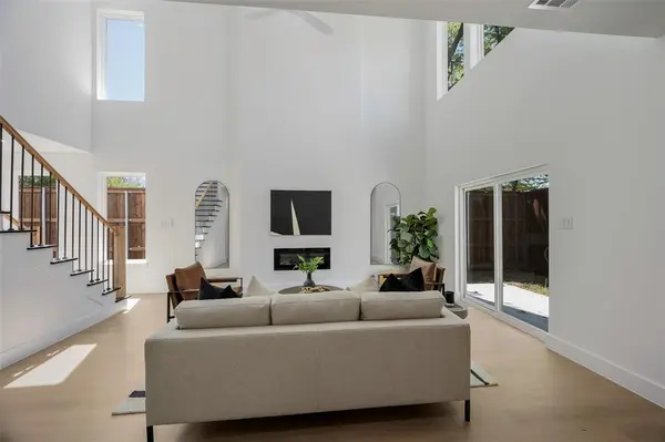 459 Hart Street, Dallas, TX 75203