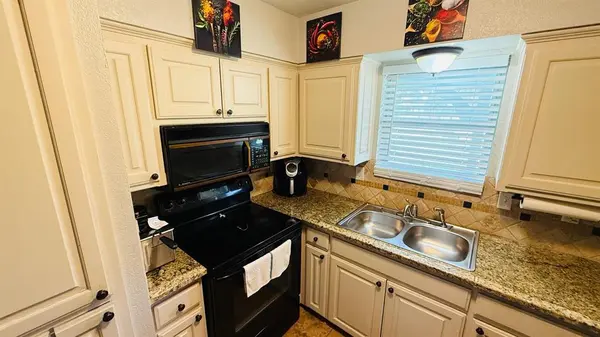 4812 Rollingwood Court, Garland, TX 75043