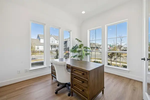 2100 Pleasant Run Lane, Fort Worth, TX 76008