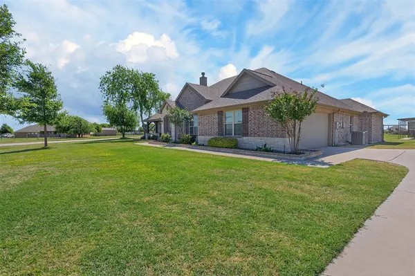 7921 Grassland Drive, Godley, TX 76044