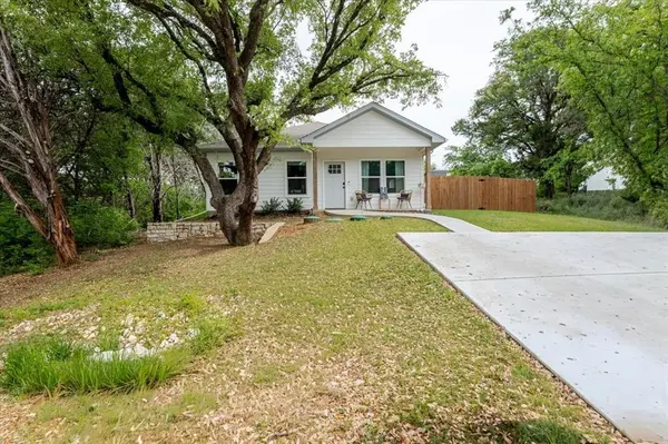 921 Indian Drive, Granbury, TX 76048