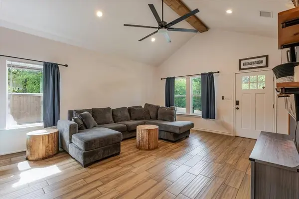 921 Indian Drive, Granbury, TX 76048