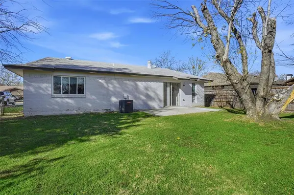 5544 Dunson Drive, Haltom City, TX 76148