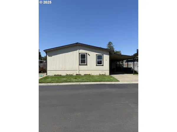 29720 Jeans RD #24, Veneta, OR 97487