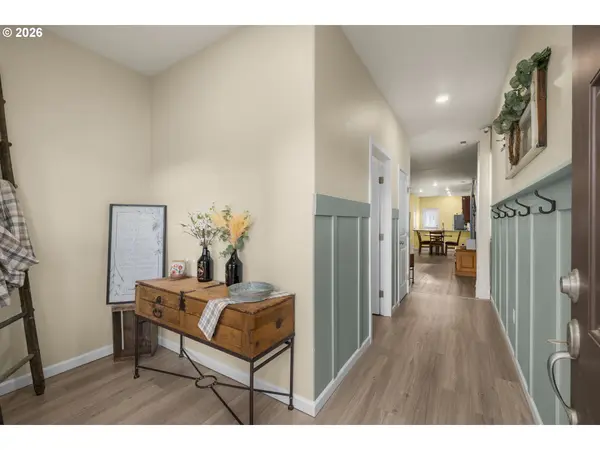 1408 W 16TH AVE, La Center, WA 98629