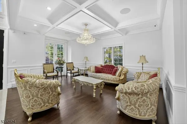 1096 Briar Way, Fort Lee Boro, NJ 07024