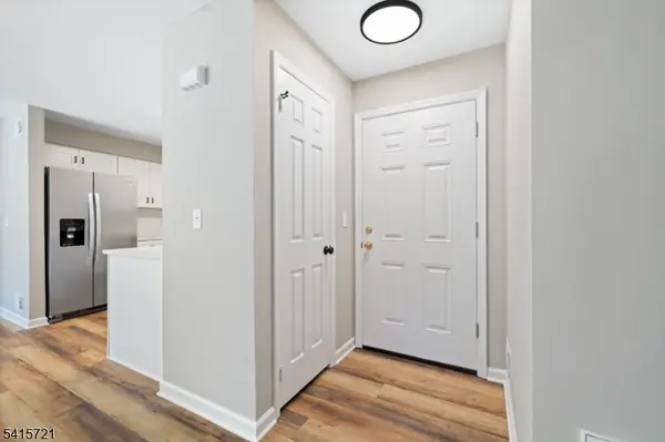 3 Augusta Dr, Clinton Twp., NJ 08801