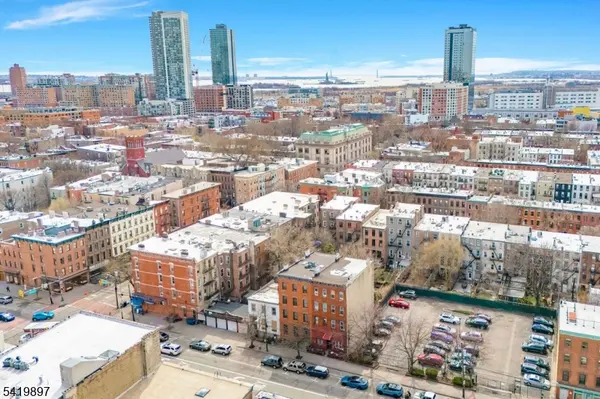 189 Christopher Columbus Dr #1, Jersey City, NJ 07302