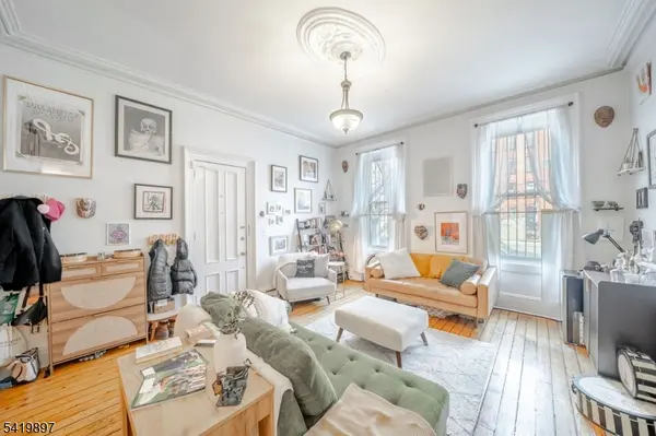 189 Christopher Columbus Dr #1, Jersey City, NJ 07302