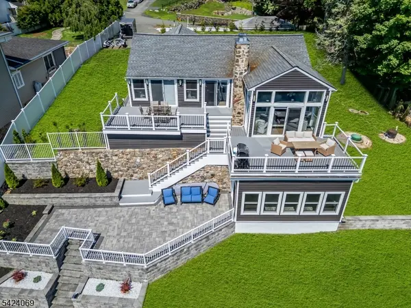 12 Bass Rock Rd, Hopatcong Boro, NJ 07843