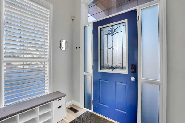 74 Cranleigh GN SE, Calgary, AB T3M 1J2