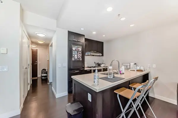 222 Riverfront AVE SW #611, Calgary, AB T2P 0W3