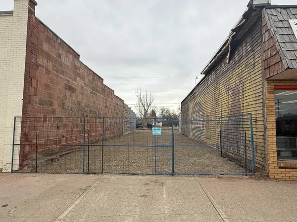 213 Centre ST, Vulcan, AB T0L 2B0