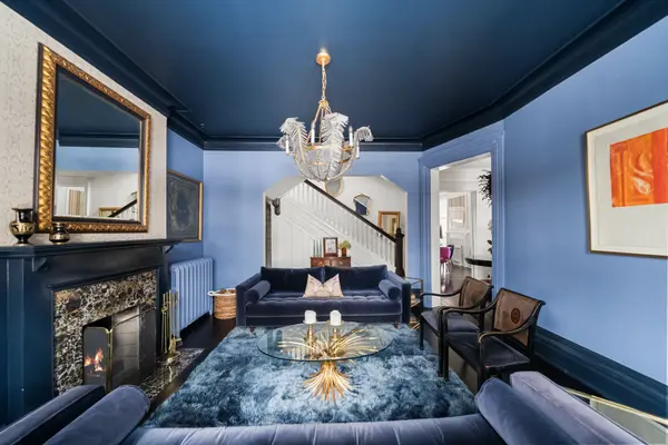 92 Woodlawn AVE, Toronto C02, ON M4V 1G7