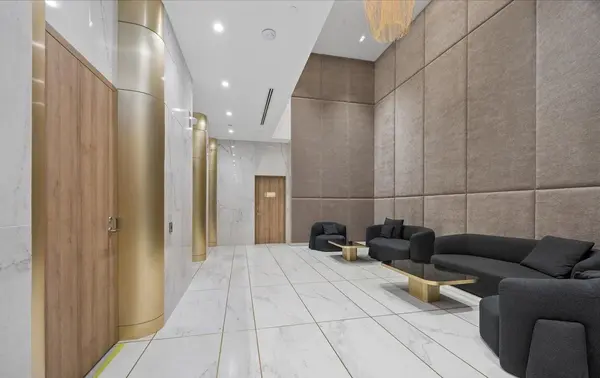 634 Church ST #806, Toronto C08, ON M4Y 0G9