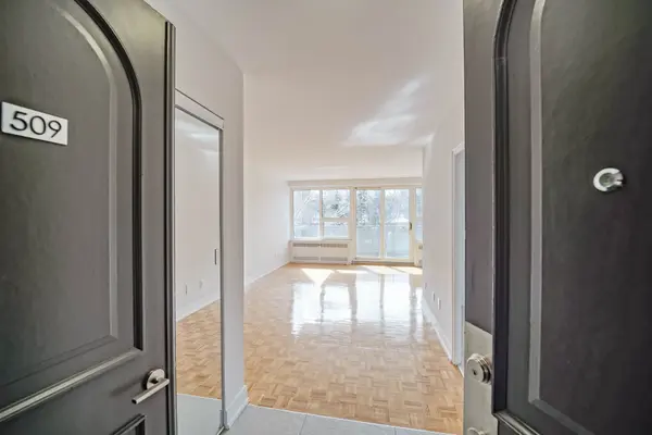 10 Shallmar BLVD #509, Toronto C04, ON M5N 1J4