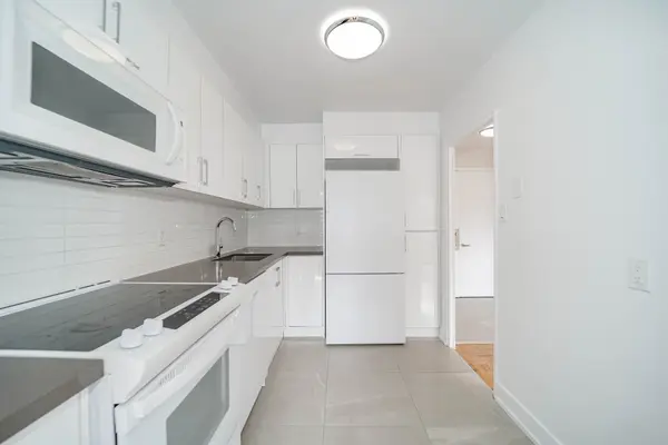 10 Shallmar BLVD #509, Toronto C04, ON M5N 1J4