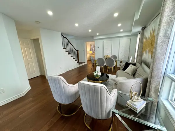 20 Hollidge BLVD, Aurora, ON L4G 7H7