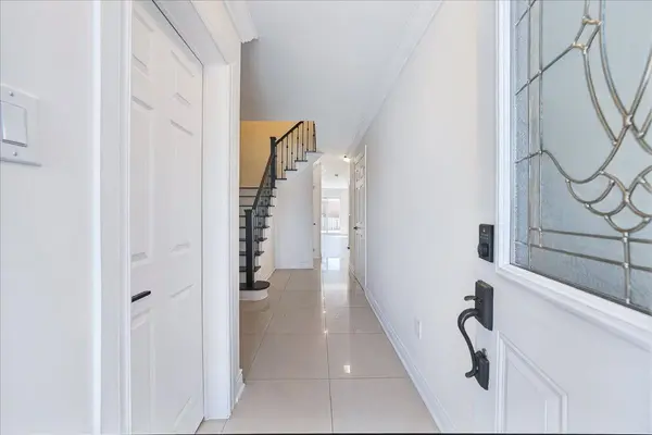 102 Wade Gate, Vaughan, ON L4J 5X4