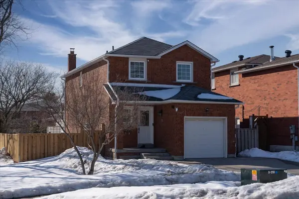102 Wade Gate, Vaughan, ON L4J 5X4