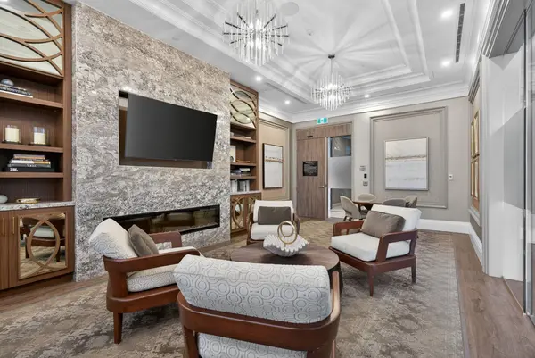 10 Gatineau DR #208, Vaughan, ON L4J 0L2