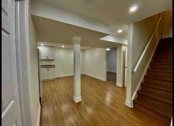 58 Bulmer CRES #Basement, Newmarket, ON L3X 3K1