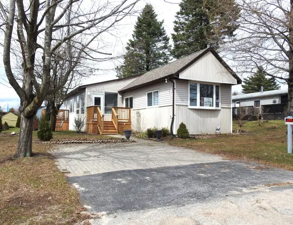 8 Claremont CRES, Oro-medonte, ON L3V 0P9