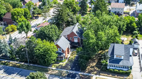 81 Innisfil ST, Barrie, ON L4N 3E3