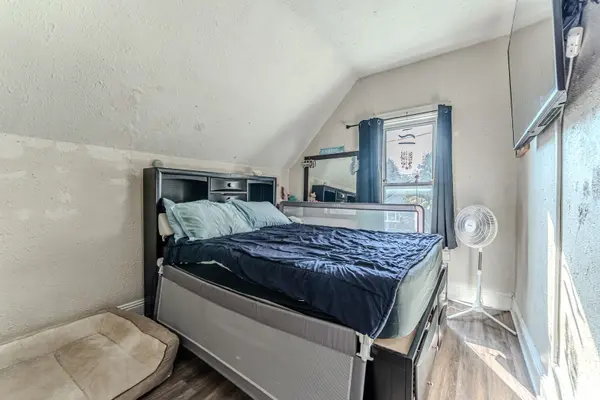 81 Innisfil ST, Barrie, ON L4N 3E3