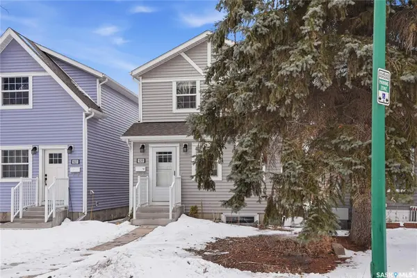 929 K AVENUE N, Saskatoon, SK S7L 2N3