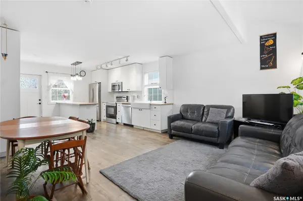 929 K AVENUE N, Saskatoon, SK S7L 2N3