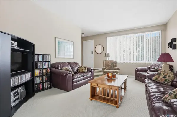 73 CHAMPLIN CRESCENT, Saskatoon, SK S7H 4T2