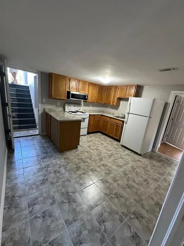4 Harper RD #Basement, Brampton, ON L6W 2W4