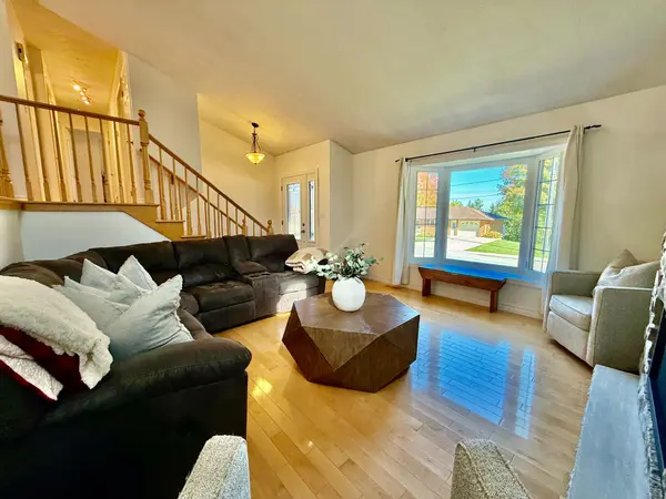 217 THOMAS ST, Brockton, ON N0G 2V0