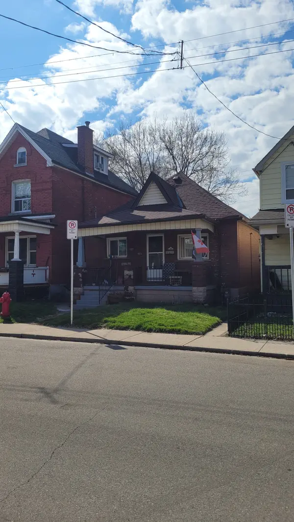 121 Gibson AVE, Hamilton, ON L8L 6J9