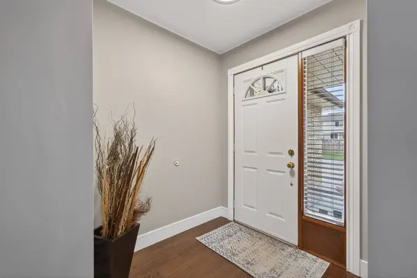 25 La Mantia AVE, Strathroy-caradoc, ON N7G 3Z5