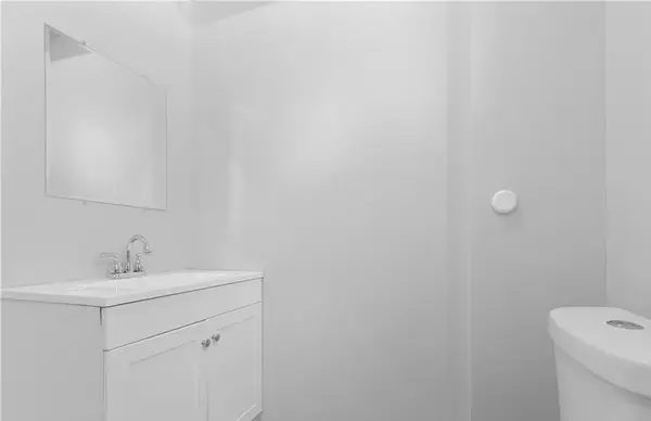 235 Hamilton RD, London East, ON N5Z 1P9