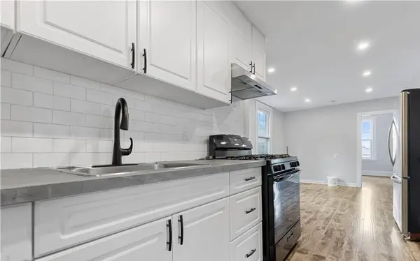 235 Hamilton RD, London East, ON N5Z 1P9