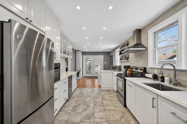 56 Thomas Janes DR, London South, ON N6C 2G9