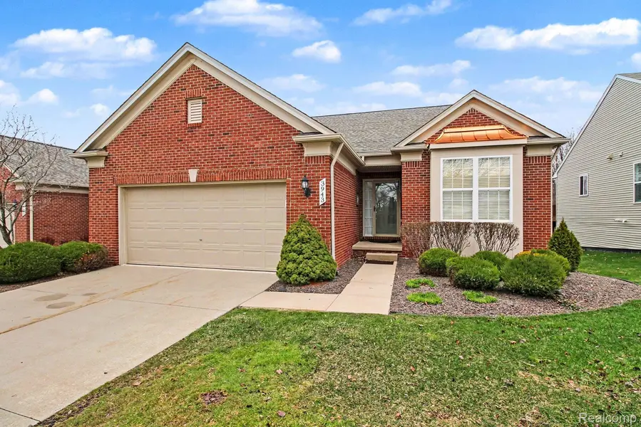 3943 Rainier DR, Oceola Township, MI 48843