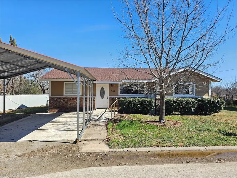 509 Starkey Street, Bangs, TX 76823