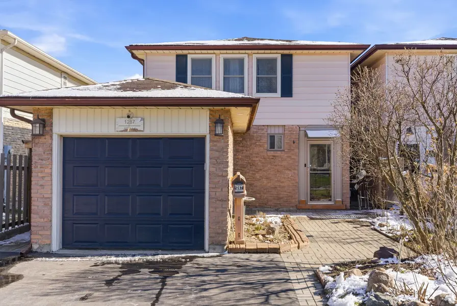 1287 Astra AVE, Oshawa, ON L1K 1H3