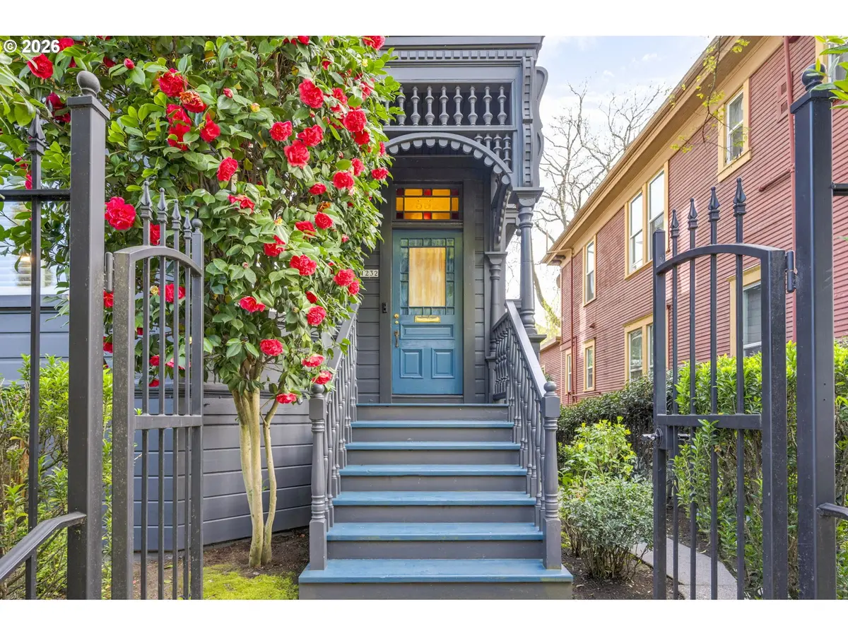 1232 SE BELMONT ST, Portland, OR 97214