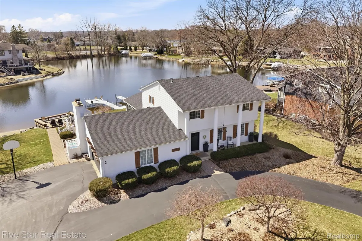 3517 Trentwood Dr Trentwood DR, Commerce Charter Township, MI 49201