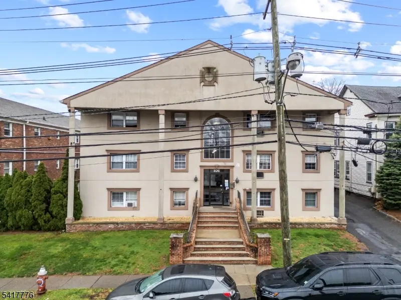 826 W Grand St, Elizabeth City, NJ 07202