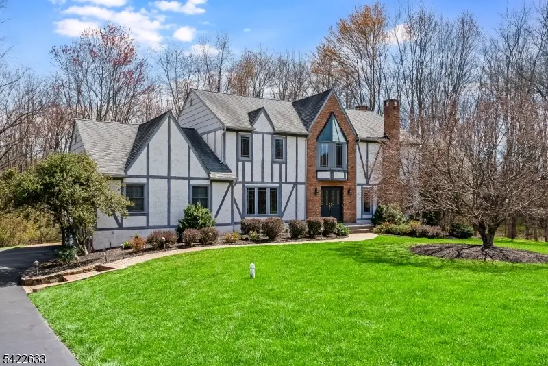 5 Darnay Rd, Morris Twp., NJ 07960