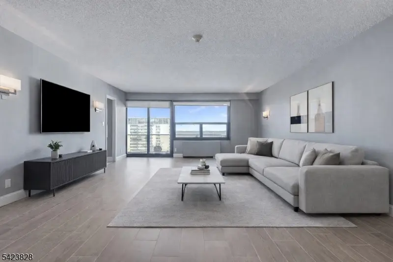 2 Claridge Dr #7KE, Verona Twp., NJ 07044